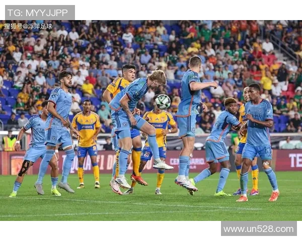 瓜达拉哈拉与华拿古斯的激烈对决揭示足球魅力与战术博弈的精彩瞬间