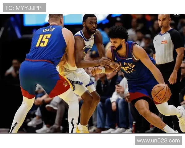 10月1日勇士队与掘金队激战正酣谁能在新赛季首战中笑到最后